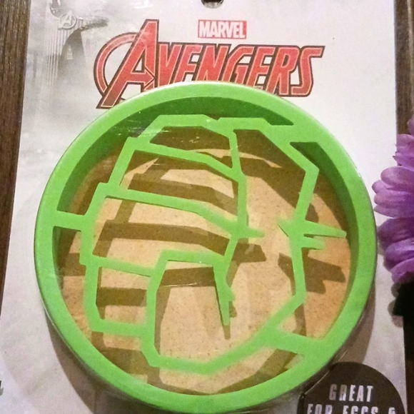 Marvel Avengers 2 Silicone Breakfast Molds 😋 - Picture 3 of 8